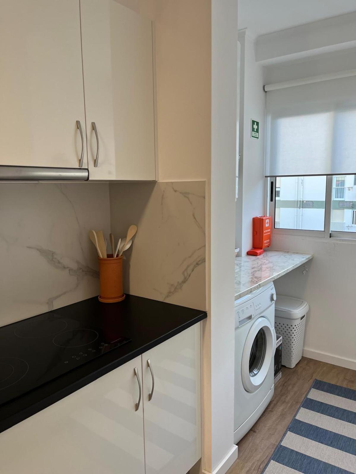 Modern Condo Πόντα Ντελγκάντα Εξωτερικό φωτογραφία