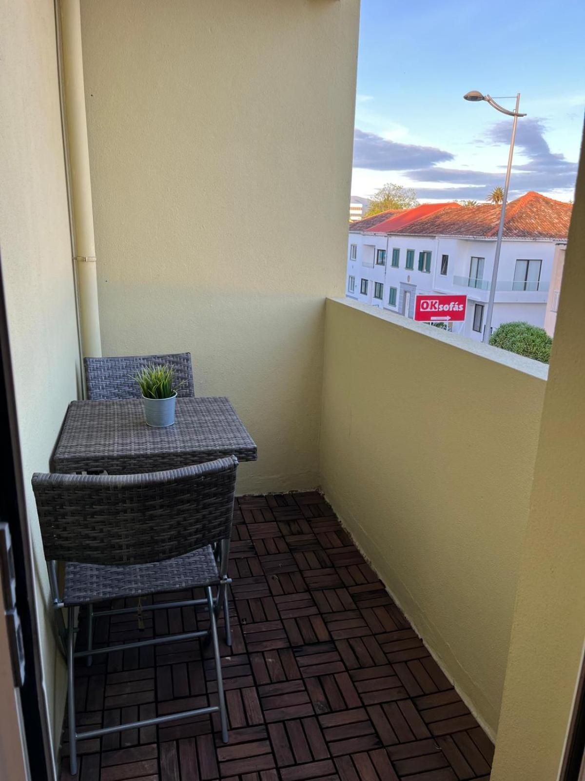 Modern Condo Πόντα Ντελγκάντα Εξωτερικό φωτογραφία