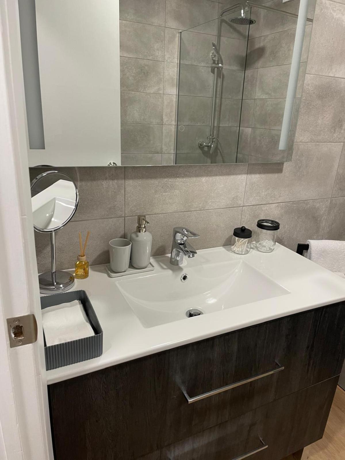 Modern Condo Πόντα Ντελγκάντα Εξωτερικό φωτογραφία