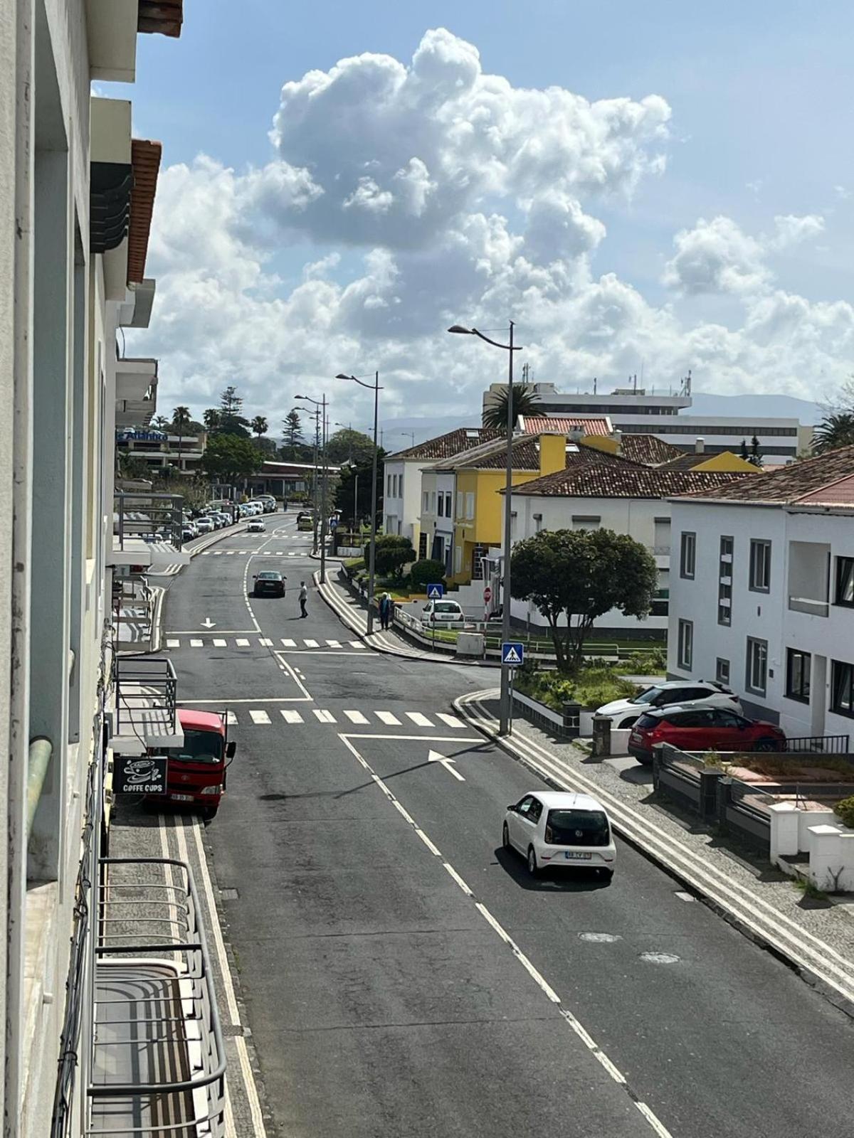 Modern Condo Πόντα Ντελγκάντα Εξωτερικό φωτογραφία