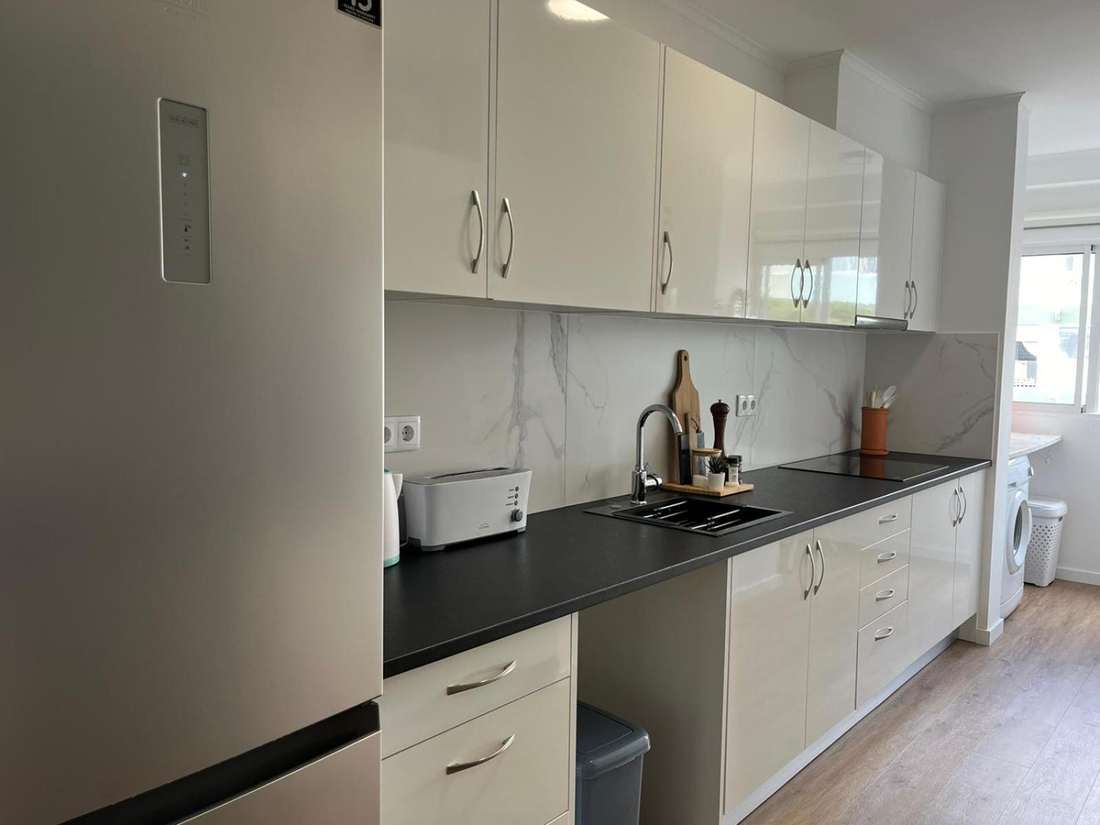 Modern Condo Πόντα Ντελγκάντα Εξωτερικό φωτογραφία